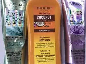 Travel Beauty - шампунь и кондиционер L'Oreal Ever Strong, а также гель для душа без сульфатов Marc Anthony.