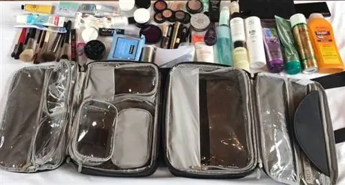 Моя дорожная сумка Travelon Total Makeup вмещает все это.