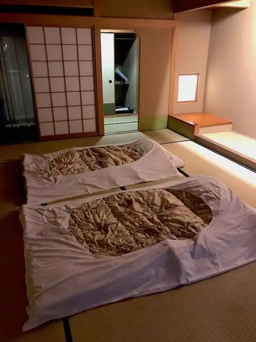 Кровати-футоны в традиционном японском рёкане