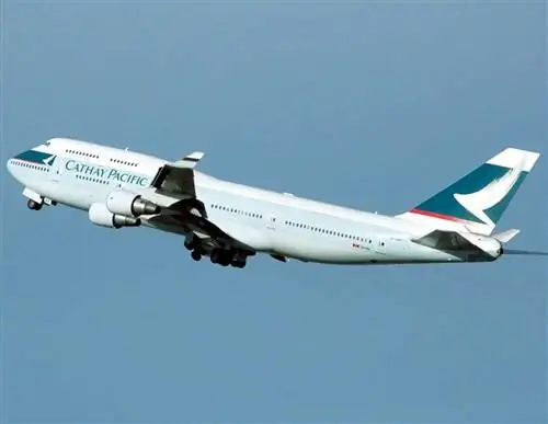 Самолет Катай Пасифик
