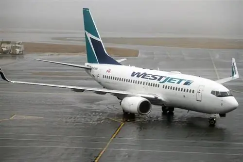 Рейс Westjet разворачивается