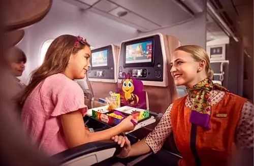 У авиакомпании есть «няня» на дальнемагистральных рейсах, чтобы сделать полеты с детьми терпимыми