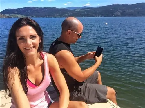 жить как кочевник, мобильный телефон