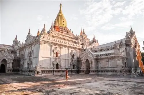 экскурсия по храмам Багана - храму Ананды, храму Дхаммаян Джи и храму Таунг Гуни