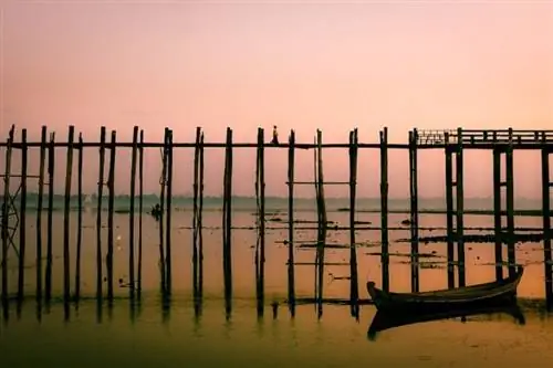 Чем заняться в Мьянме: посетите мост У Бьен в Мандалае