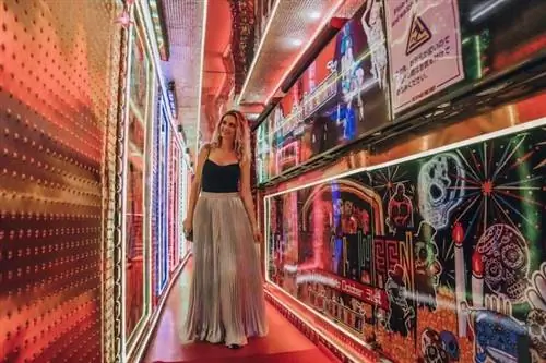 Робот-ресторан Энтони Бурдена