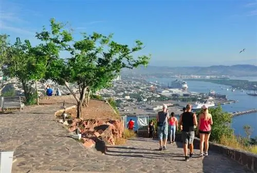 На спуске по маршруту Эль-Фаро.