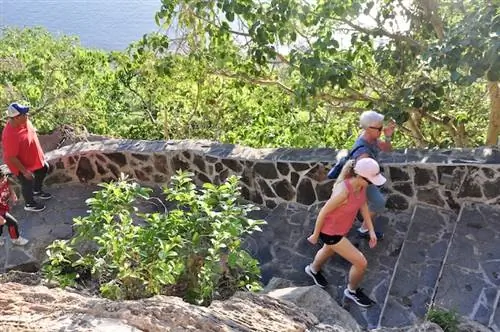 Подъем по лестнице Эль-Фаро