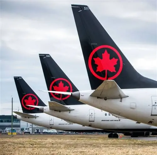 Самолеты Air Canada в аэропорту