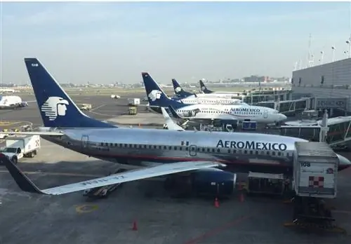 Самолеты Aeromexico в ангаре
