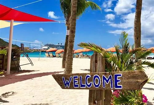 Остров Сен-Мартен снимает запрет на поездки в США – снова заявляет, что американские туристы в порядке