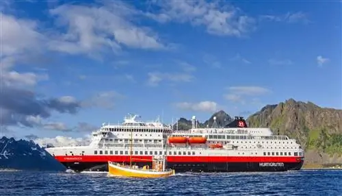 Норвегия запрещает круизные лайнеры на 14 дней после вспышки на корабле