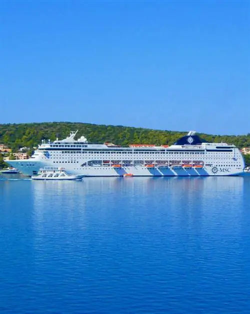 Круизный лайнер Msc на греческих островах