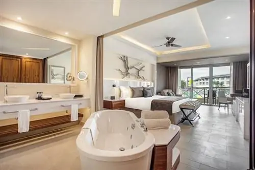 Роялтон Негрил