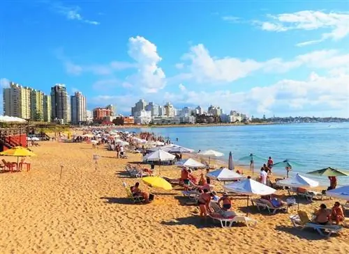 Пляж Пунта-дель-Эсте в Уругее