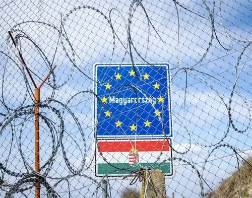 Пограничный забор между Сербией и Венгрией