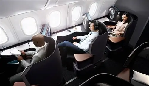 Westjet 787 Dreamliner Business лежит ровно