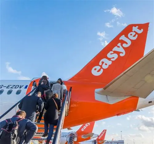 Загрузка самолета Easyjet