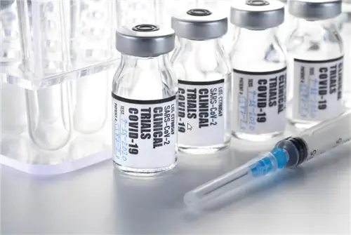 Новая вакцина одобрена для использования на следующей неделе в Великобритании