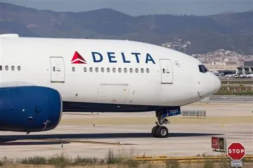 Delta становится первой авиакомпанией, запустившей новое отслеживание контактов пассажиров