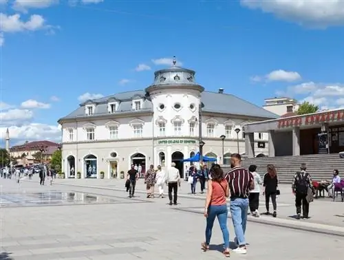 Аэропорт Приситна вновь открыт для туристов
