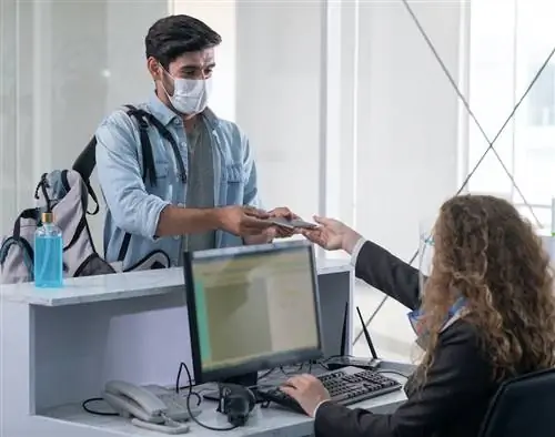 аэропортам теперь нужны тесты для транзита