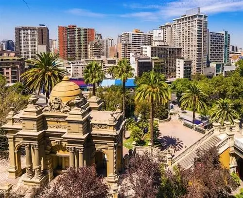 Сантьяго вновь открывается