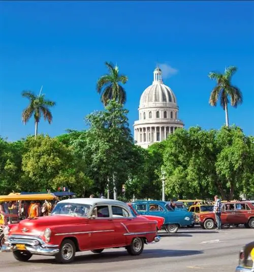 Куба улица старые автомобили