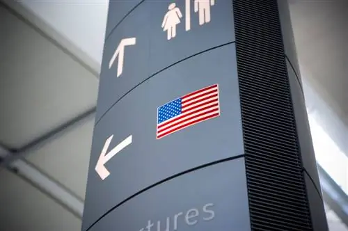 США планируют ввести обязательное тестирование на Covid на внутренних рейсах