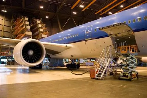 Авиакомпании приземлили самолеты Boeing 777 после инцидента в Денвере