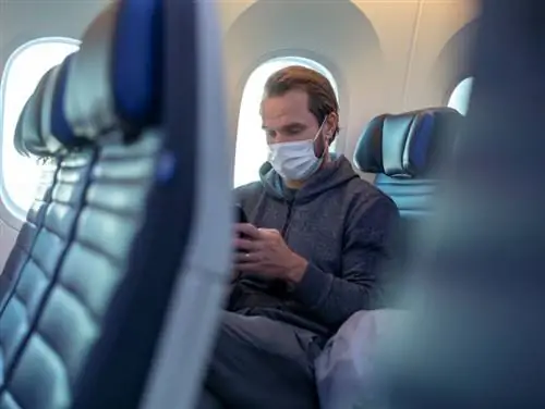 полет в маске