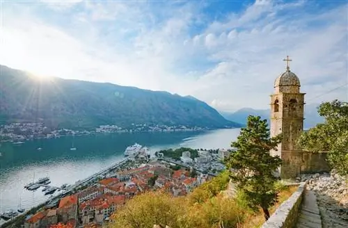 Черногория отменяет тестирование и карантин для прибывающих туристов