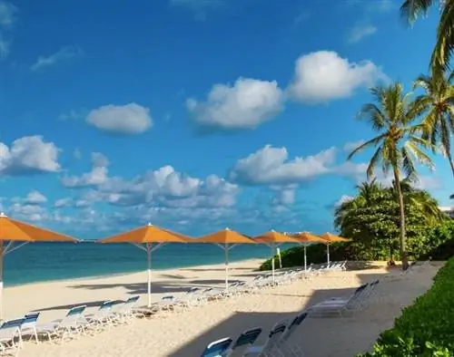 Каймановы острова, семимильный пляж