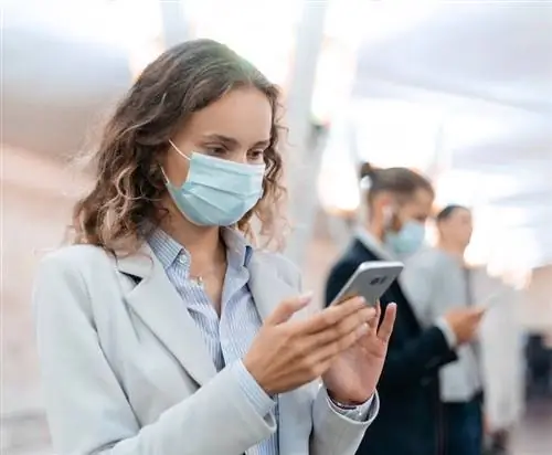 телефон-маска-путешественника