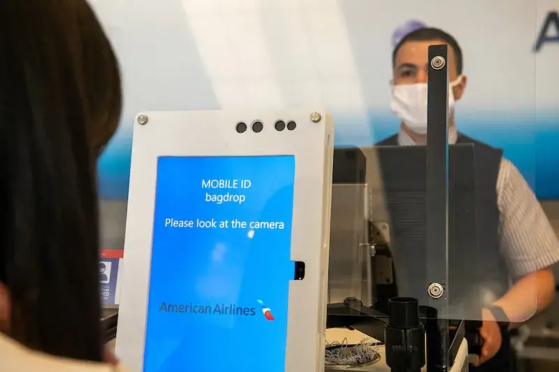 бесконтактная регистрация American Airlines