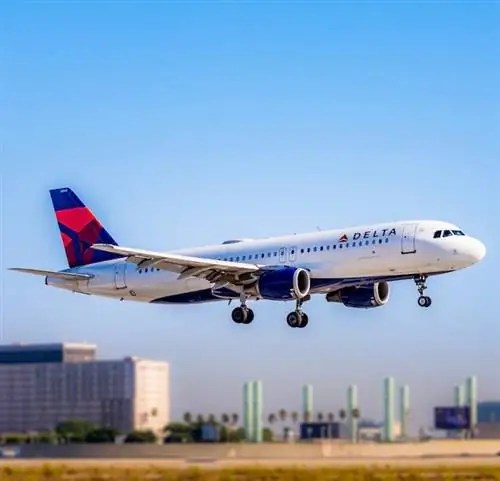 Самолет Дельта взлетает