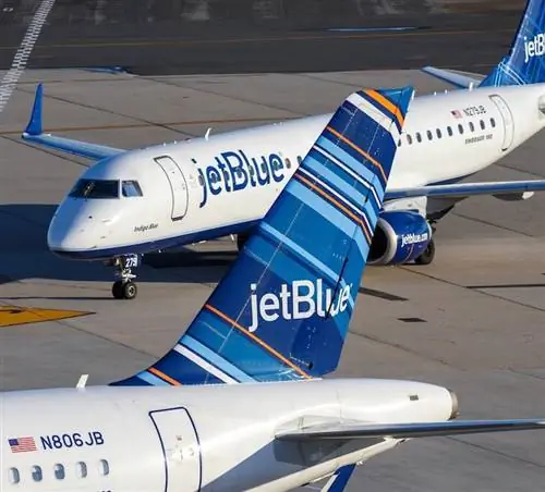 Самолеты JetBlue в Нью-Йорке