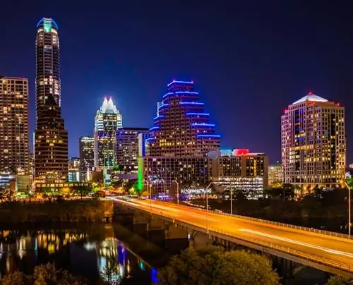 Городской пейзаж Остина, Техас. Небоскребы и Конгресс-авеню.