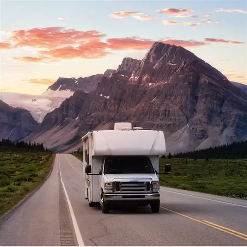 кемпер фургон вождение дорога горы