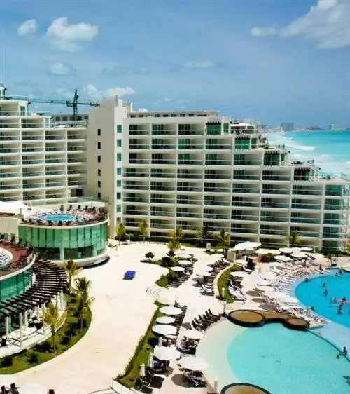 бассейн отеля Канкун