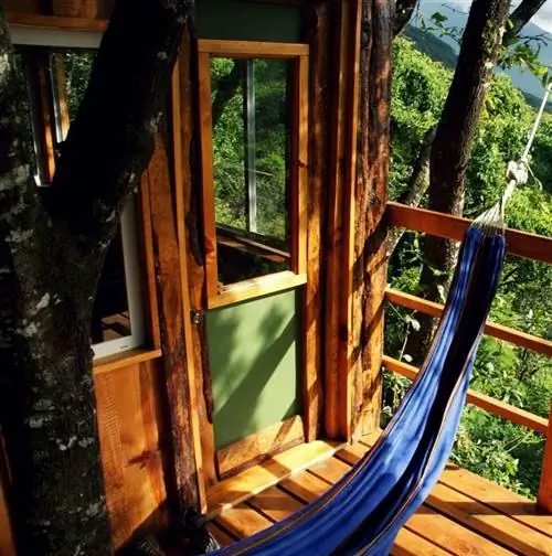 Остановитесь в Treehouse Point