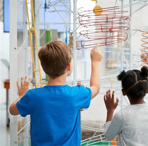 Исследуйте в детском музее Discovery