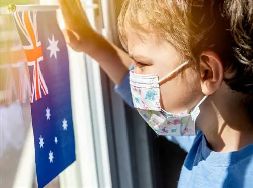маска мальчика из австралии