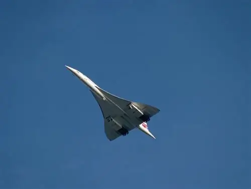 Конкорд летает