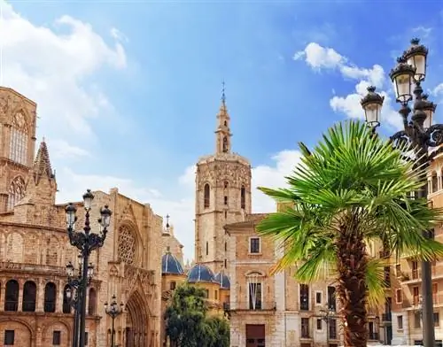 Да, это правда, сегодня Испания вновь открылась для вакцинированных американцев.