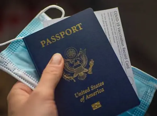 США-паспорт-маска-запись о вакцине