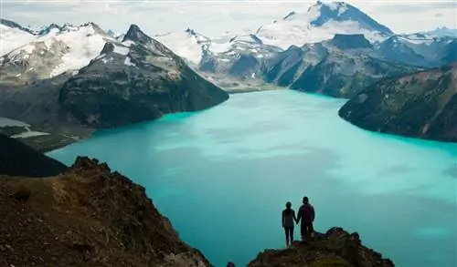 США снижают уровень рекомендаций по поездкам в Канаду и Мексику