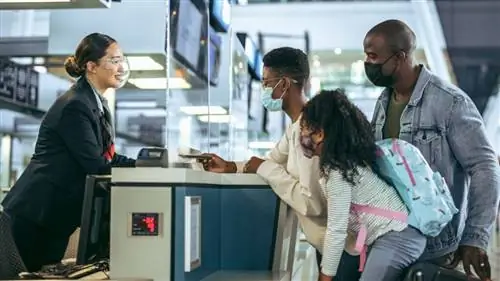 Генеральный директор авиакомпании утверждает, что они не настаивают на продлении мандата на маски