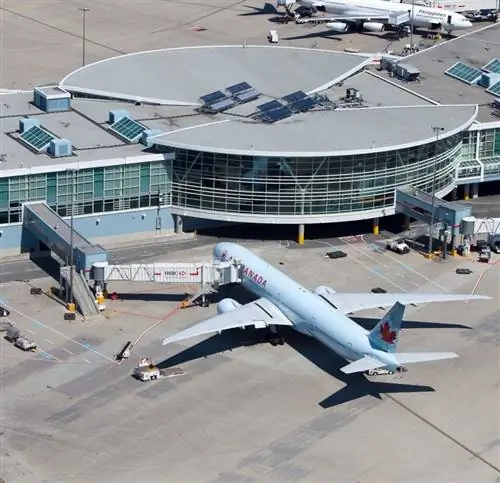 Самолет Air Canada приземлился