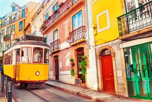 Португалия продлевает карантин и ограничивает международные поездки